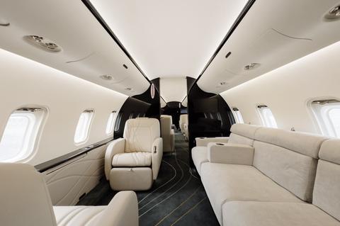 Открыть на весь экран Challenger 850 1